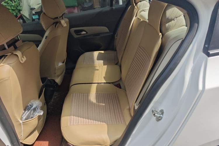 Used Chevrolet Cruze 2015 1.5L Classic SL MT Left Rear Seat