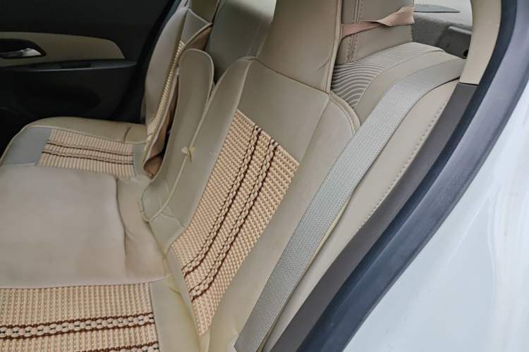 Used Chevrolet Cruze 2015 1.5L Classic SE MT Left Rear Seat