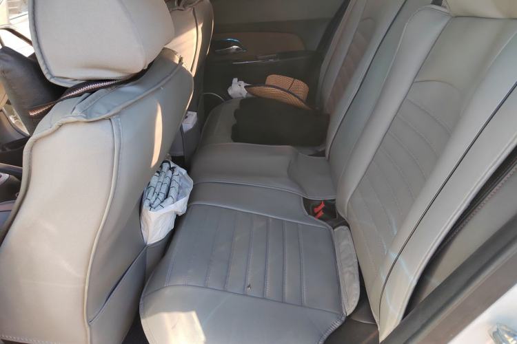 Used Chevrolet Cruze 2015 Hatchback 1.6L Automatic Comfort Edition Left Rear Seat