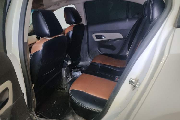 Used Chevrolet Cruze 2015 1.5L Classic SE MT Left Rear Seat