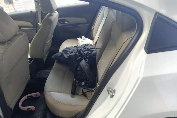 Used Chevrolet Cruze 2015 1.5L Classic SE MT Left Rear Seat