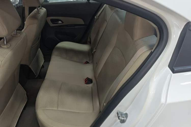 Used Chevrolet Cruze 2015 1.5L Classic SE AT Left Rear Seat