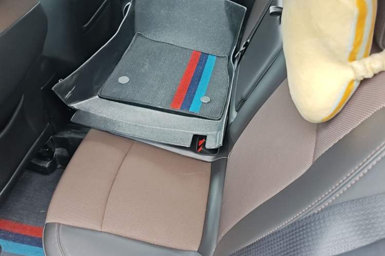 Used Chevrolet Cruze 2015 Hatchback 1.6L Automatic Comfort Edition Left Rear Seat