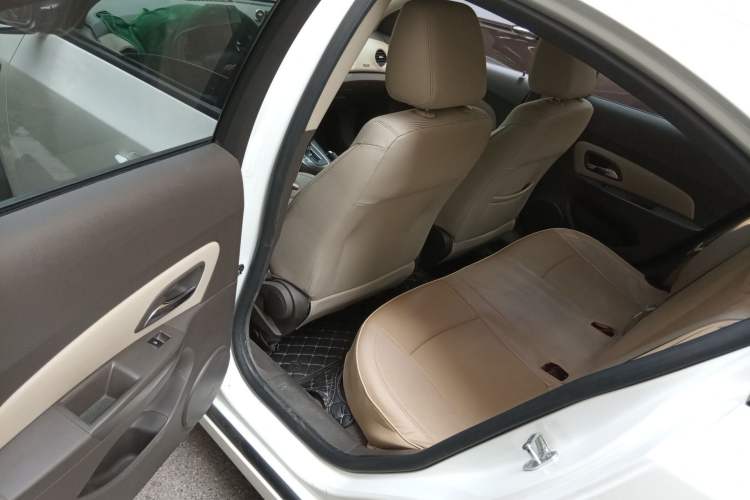 Used Chevrolet Cruze 2015 1.5L Classic SE AT Left Rear Seat