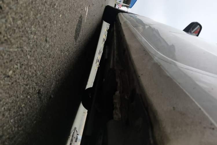Used Chevrolet Cruze 2015 1.5L Automatic Luxury Edition Left Side Sill