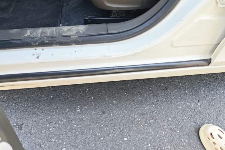 Used Chevrolet Cruze 2015 1.5L Classic SL MT Left Side Sill