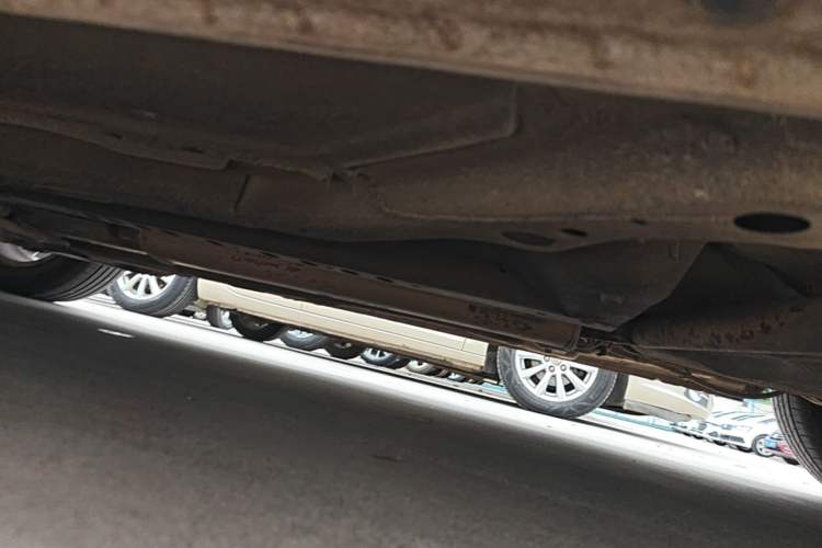 Used Chevrolet Cruze 2015 1.5L Classic SE AT Left Side Sill