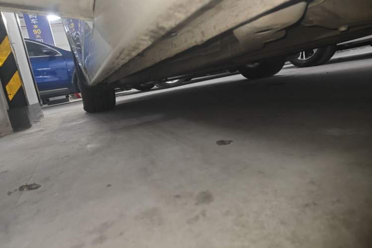 Used Chevrolet Cruze 2015 Hatchback 1.6L Automatic Comfort Edition Left Side Sill