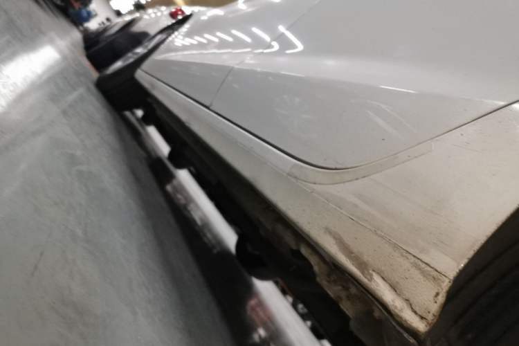 Used Chevrolet Cruze 2015 1.5L Automatic Luxury Edition Left Side Sill