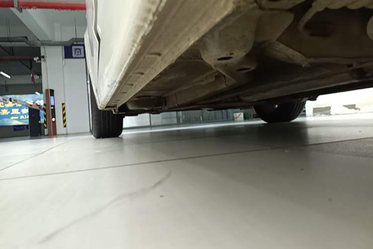 Used Chevrolet Cruze 2015 Hatchback 1.6L Automatic Comfort Edition Left Side Sill
