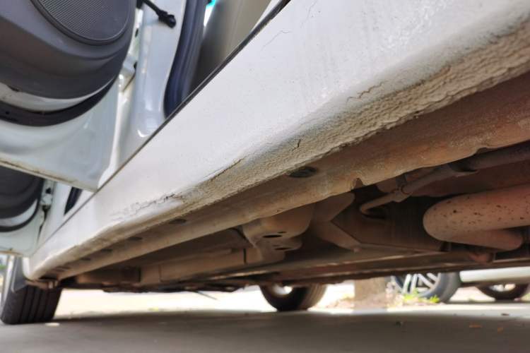 Used Chevrolet Cruze 2015 1.5L Classic SE MT Left Side Sill