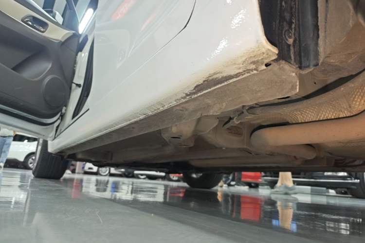 Used Chevrolet Cruze 2015 1.5L Classic SE AT Left Side Sill
