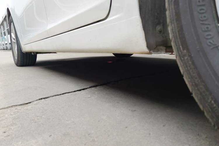 Used Chevrolet Cruze 2015 1.5L Classic SE AT Left Side Sill