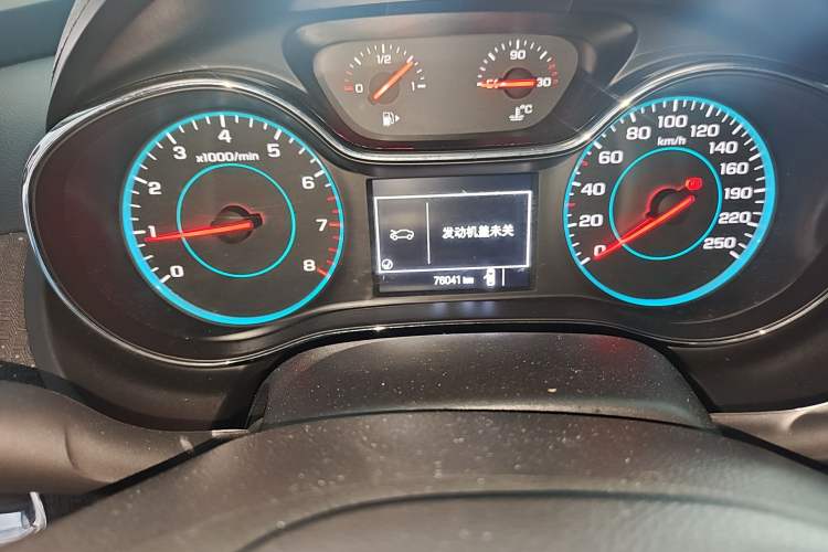 Used Chevrolet Cruze 2015 1.5L Manual Elite Edition Odometer Close Up