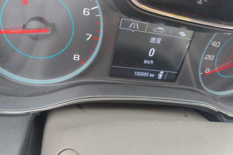 Used Chevrolet Cruze 2015 1.5L Manual Fashion Edition Odometer Close Up