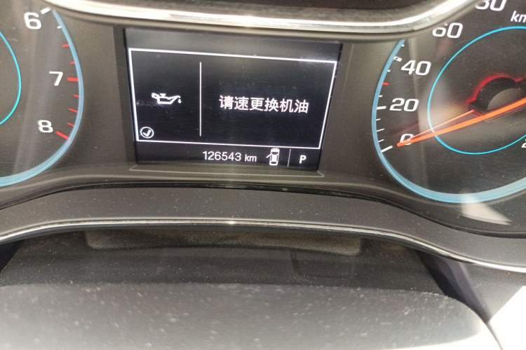 Used Chevrolet Cruze 2015 1.4T DCG Luxury Edition Odometer Close Up