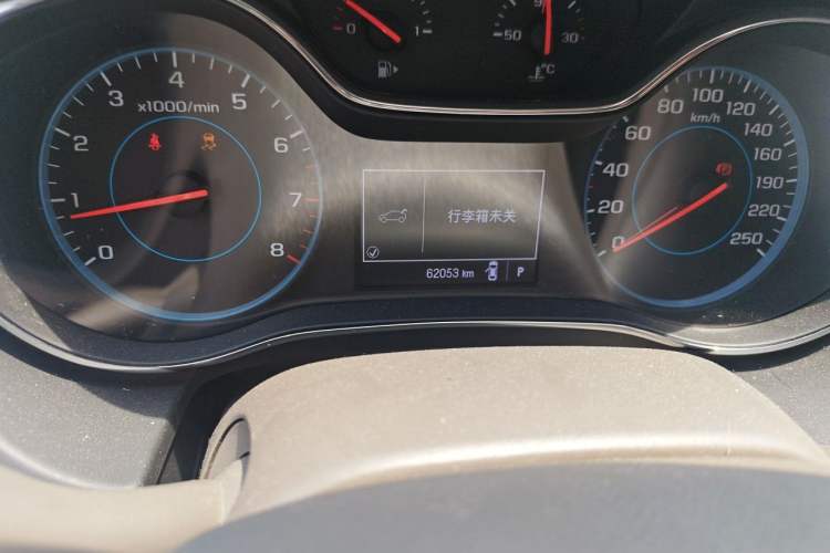 Used Chevrolet Cruze 2015 1.5L Automatic Fashion Navigation Edition Odometer Close Up