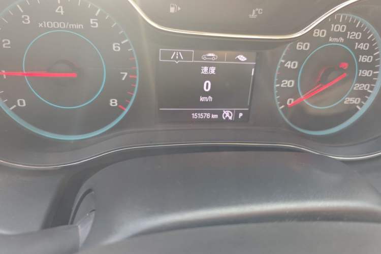 Used Chevrolet Cruze 2015 1.5L Automatic Luxury Edition Odometer Close Up
