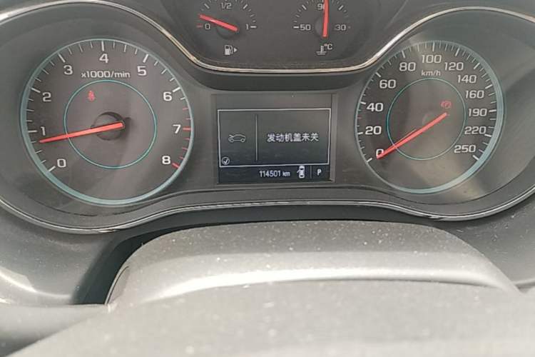 Used Chevrolet Cruze 2015 1.5L Automatic Luxury Edition Odometer Close Up