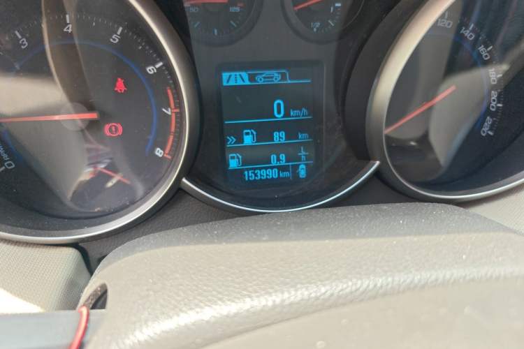 Used Chevrolet Cruze 2015 1.5L Classic SE MT Odometer Close Up