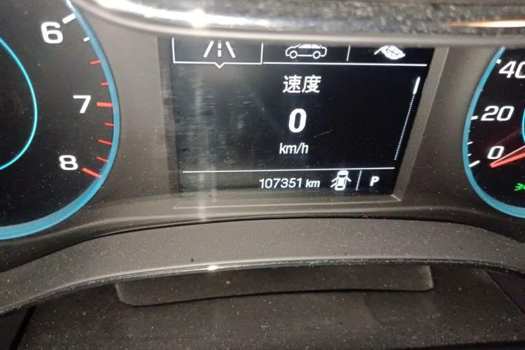 Used Chevrolet Cruze 2015 1.5L Automatic Luxury Edition Odometer Close Up