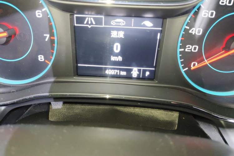 Used Chevrolet Cruze 2015 1.4T DCG Luxury Edition Odometer Close Up