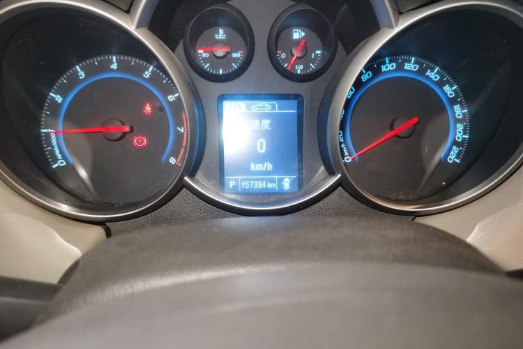 Used Chevrolet Cruze 2015 1.5L Classic SE AT Odometer Close Up