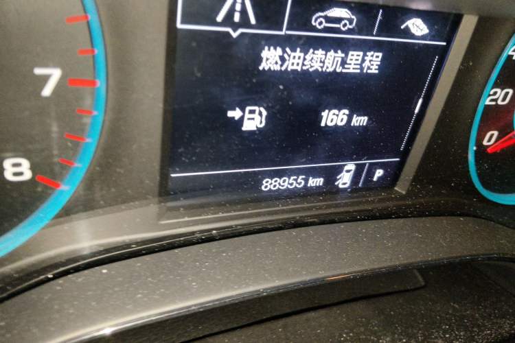 Used Chevrolet Cruze 2015 1.4T DCG Luxury Edition Odometer Close Up