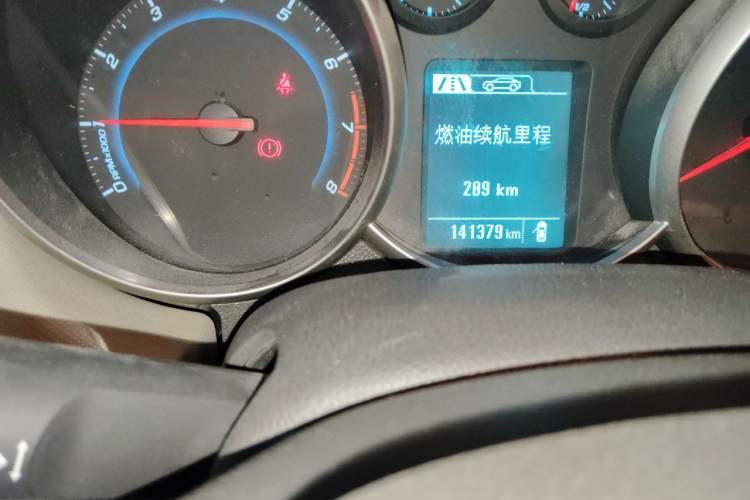 Used Chevrolet Cruze 2015 1.5L Classic SE MT Odometer Close Up
