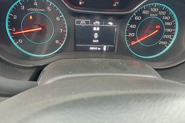 Used Chevrolet Cruze 2015 1.5L Manual Elite Edition Odometer Close Up
