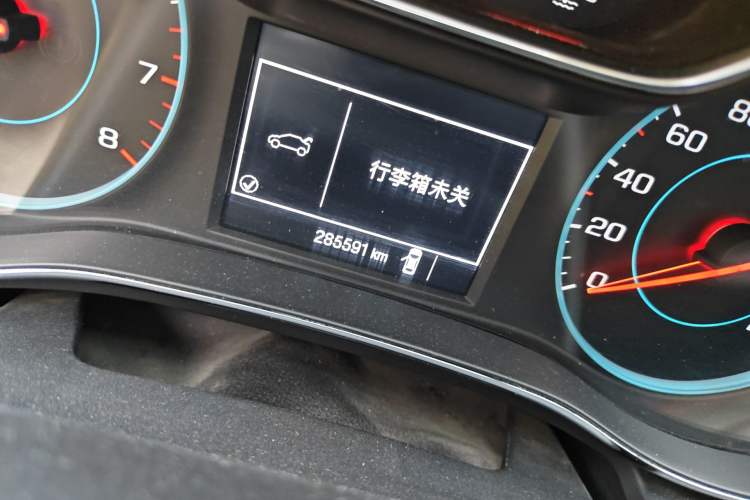 Used Chevrolet Cruze 2015 1.5L Manual Elite Edition Odometer Close Up