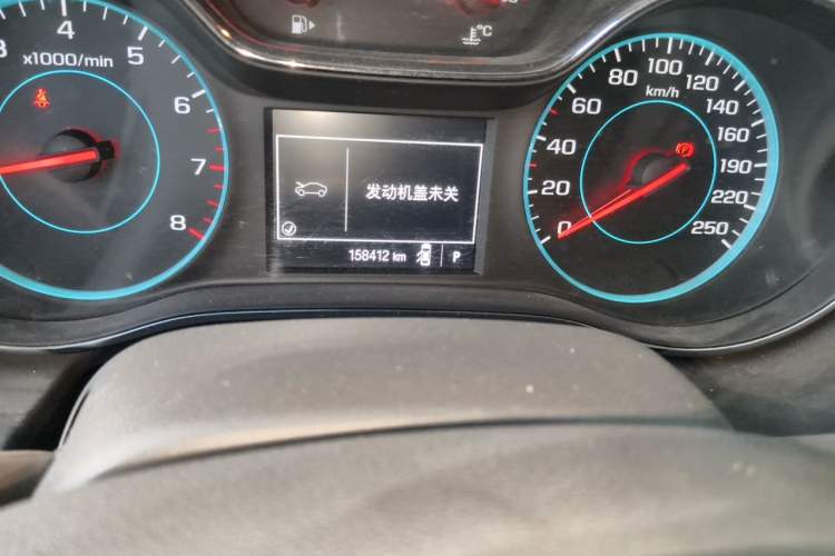 Used Chevrolet Cruze 2015 1.5L Automatic Fashion Navigation Edition Odometer Close Up