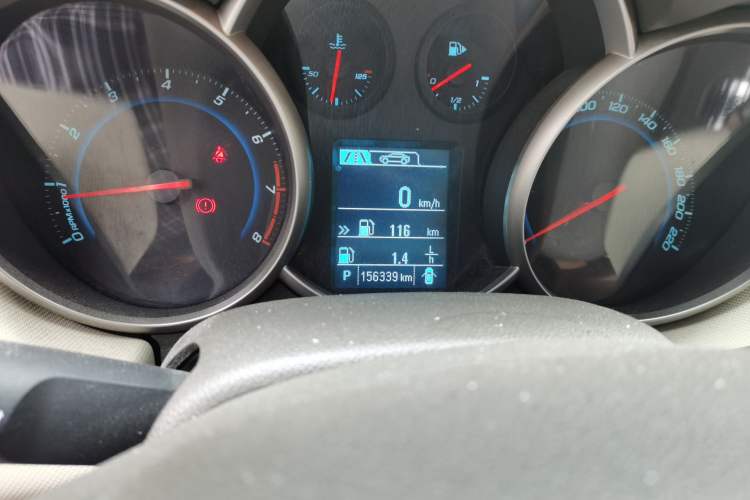 Used Chevrolet Cruze 2015 1.5L Classic SE AT Odometer Close Up