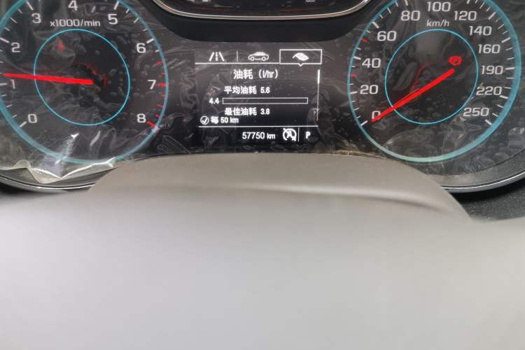Used Chevrolet Cruze 2015 1.5L Automatic Fashion Navigation Edition Odometer Close Up