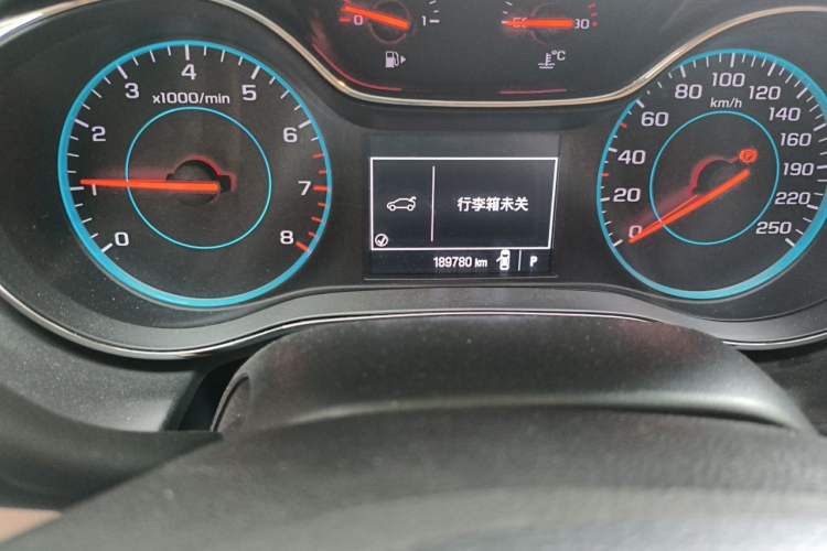 Used Chevrolet Cruze 2015 1.5L Automatic Luxury Edition Odometer Close Up