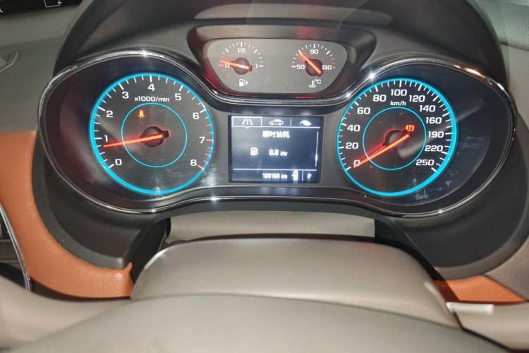 Used Chevrolet Cruze 2015 1.5L Automatic Fashion Navigation Edition Odometer Close Up