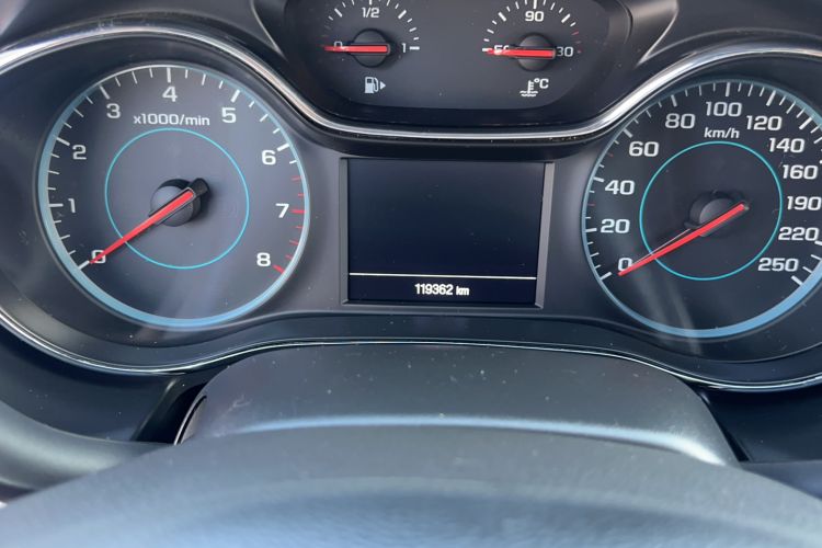 Used Chevrolet Cruze 2015 1.5L Automatic Luxury Edition Odometer Close Up