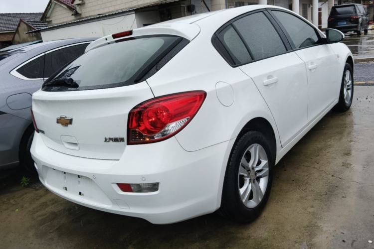 Used Chevrolet Cruze 2015 Hatchback 1.6L Automatic Comfort Edition Rear
