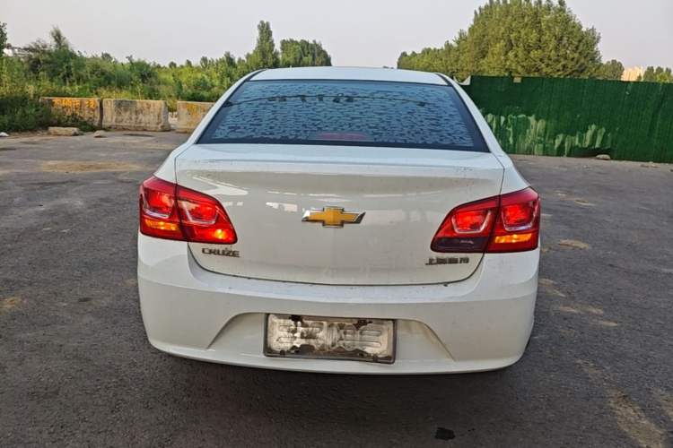 Used Chevrolet Cruze 2015 1.5L Classic SL MT Rear