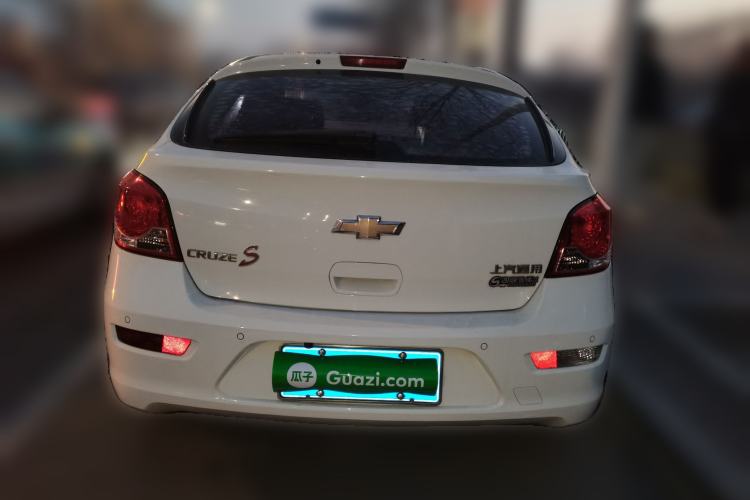 Used Chevrolet Cruze 2015 Hatchback 1.6L Manual Comfort Edition Rear
