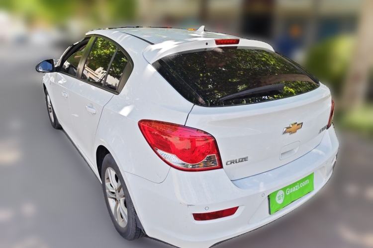 Used Chevrolet Cruze 2015 Hatchback 1.6L Manual Comfort Edition Rear Left 45 Deg