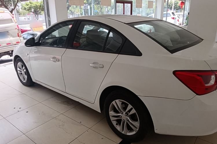 Used Chevrolet Cruze 2015 1.5L Classic SE MT Rear Left 45 Deg