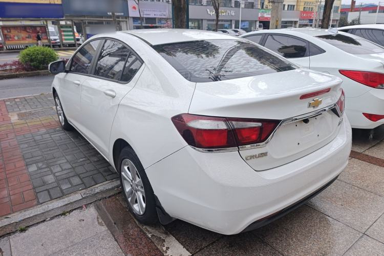 Used Chevrolet Cruze 2015 1.5L Automatic Fashion Navigation Edition Rear Left 45 Deg