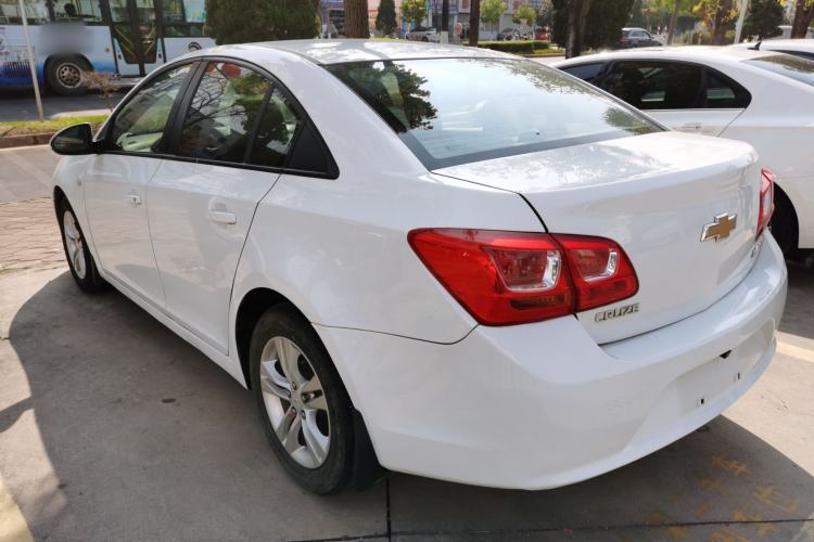 Used Chevrolet Cruze 2015 1.5L Classic SE MT Rear Left 45 Deg