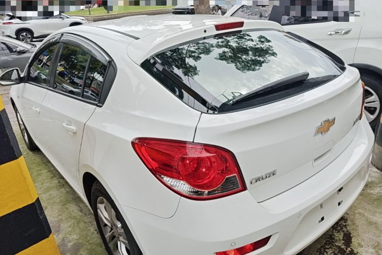 Used Chevrolet Cruze 2015 Hatchback 1.6L Automatic Comfort Edition Rear Left 45 Deg