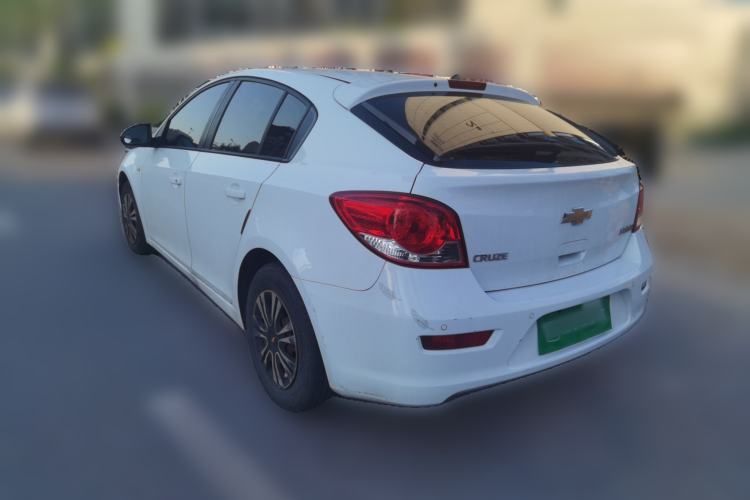 Used Chevrolet Cruze 2015 Hatchback 1.6L Manual Comfort Edition Rear Left 45 Deg