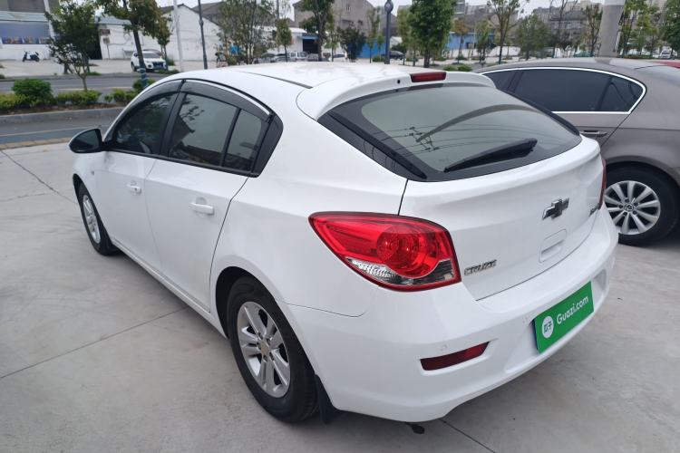 Used Chevrolet Cruze 2015 Hatchback 1.6L Manual Comfort Edition Rear Left 45 Deg