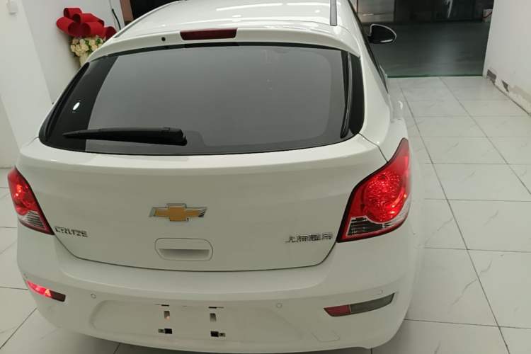 Used Chevrolet Cruze 2015 Hatchback 1.6L Automatic Comfort Edition Rear