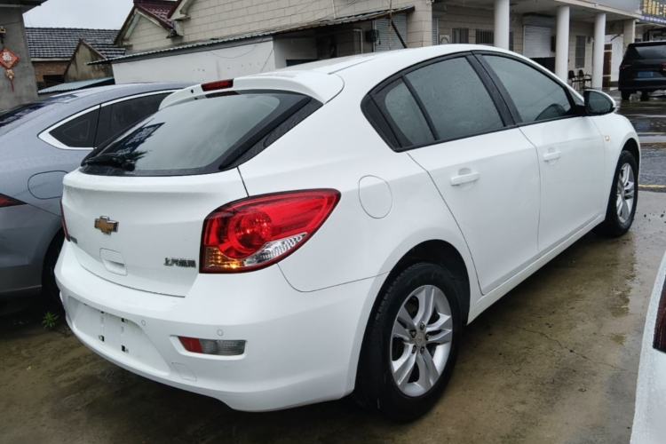 Used Chevrolet Cruze 2015 Hatchback 1.6L Automatic Comfort Edition Rear Right 45 Deg