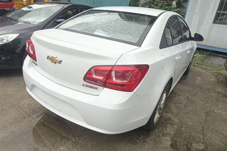 Used Chevrolet Cruze 2015 1.5L Classic SE AT Rear Right 45 Deg